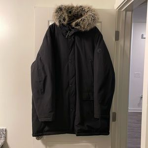 Men’s Michael Kors hooded coat with  detachable faux fur collar.